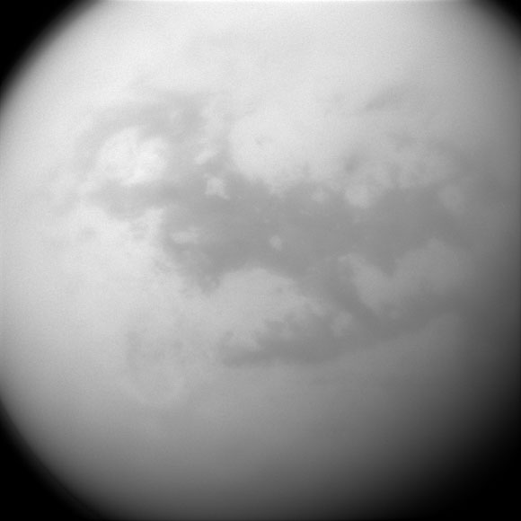 Cassini Vistas a Dunelands de Titan