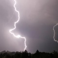 lightning-pulse