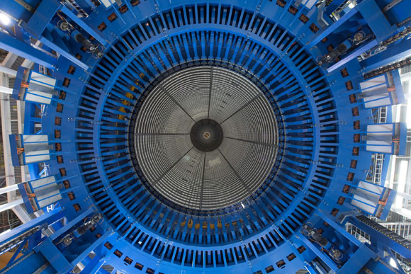 A Peek Inside the Fuel Tank For World’s Largest Rocket