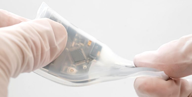 A Wearable Ultrasonic System on Patch for Deep Tissue Monitoring