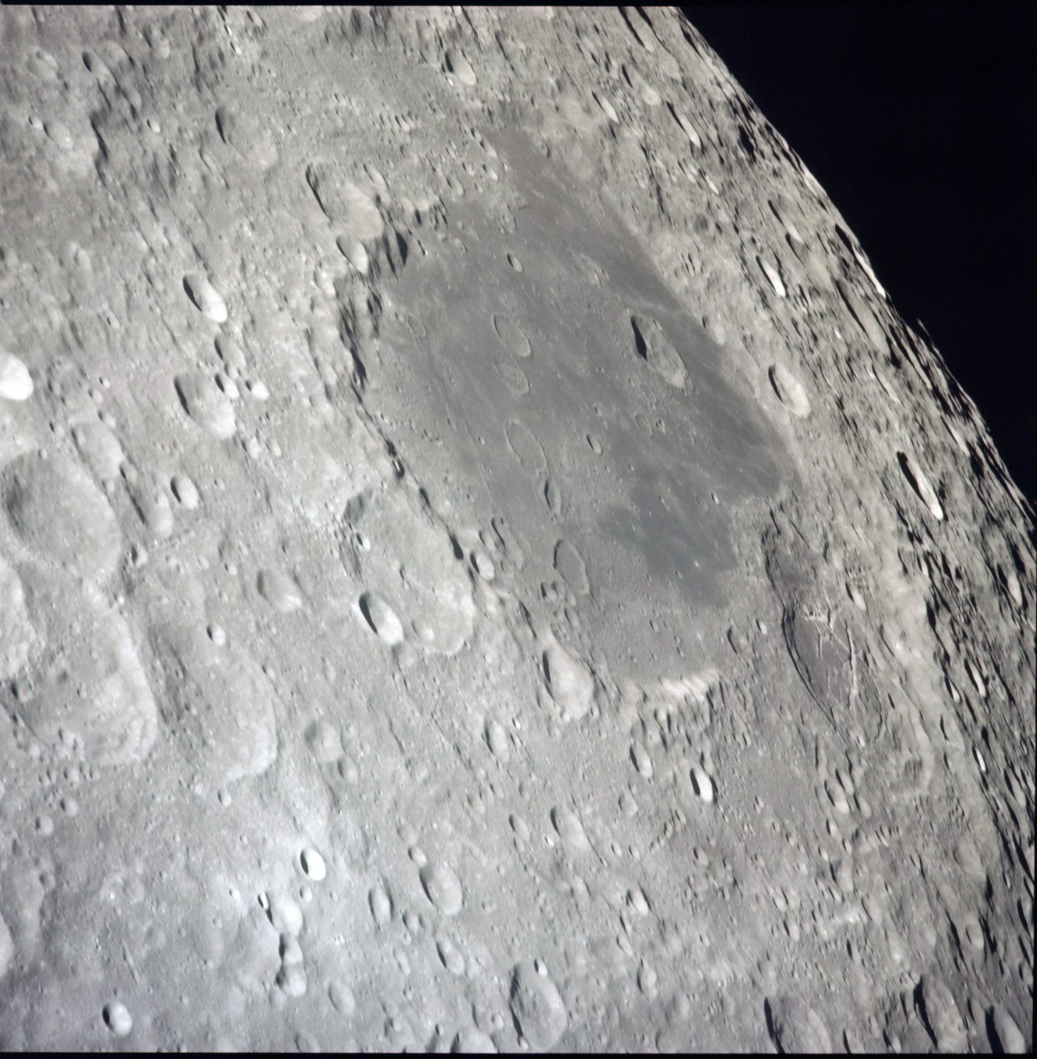 Jaw Dropping 4K Views of the Moon Apollo 13 Astronauts Saw on Their