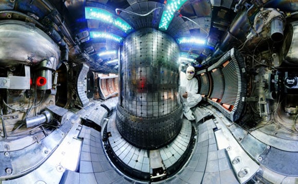 Alcator C-Mod Tokamak Nuclear Fusion Reactor Sets World Record