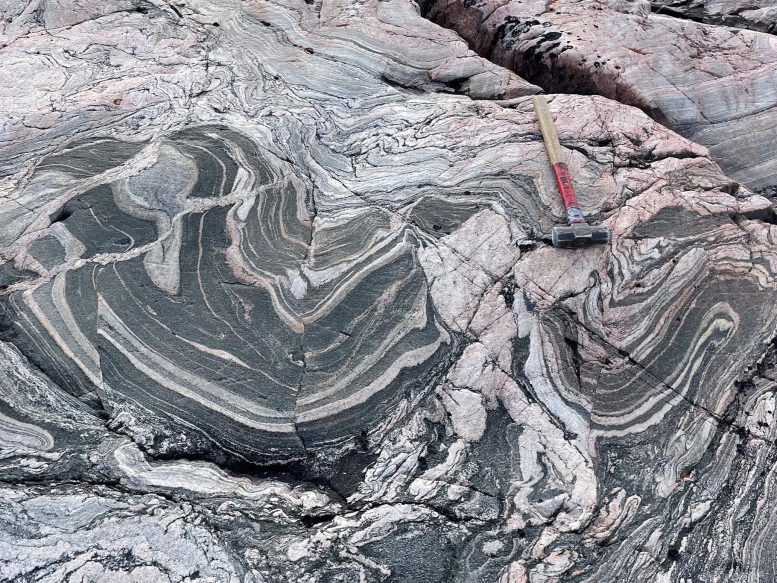 Batuan metamorf tua disebut gneiss