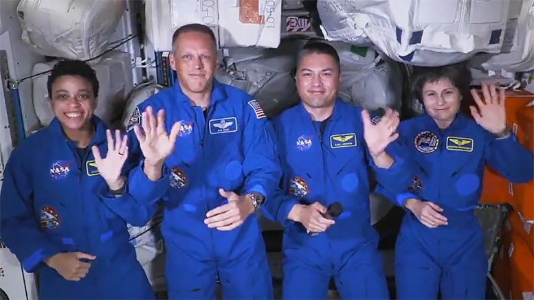 Astronauts Starliner Farewell