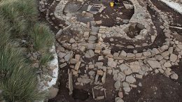 Bronze Age Women Altered Genetic Landscape of Orkney