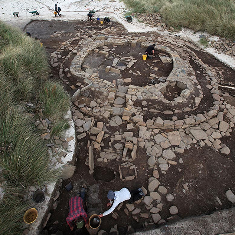 Bronze Age Women Altered Genetic Landscape of Orkney