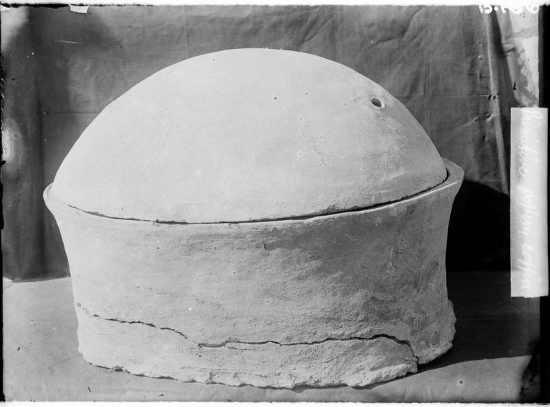 Burial Vessel Containing the Ancient Nuwayrat Individual