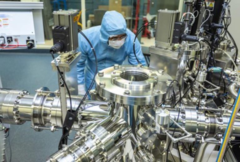 Scientists Just Built a Quantum Battery That Charges Almost Instantly