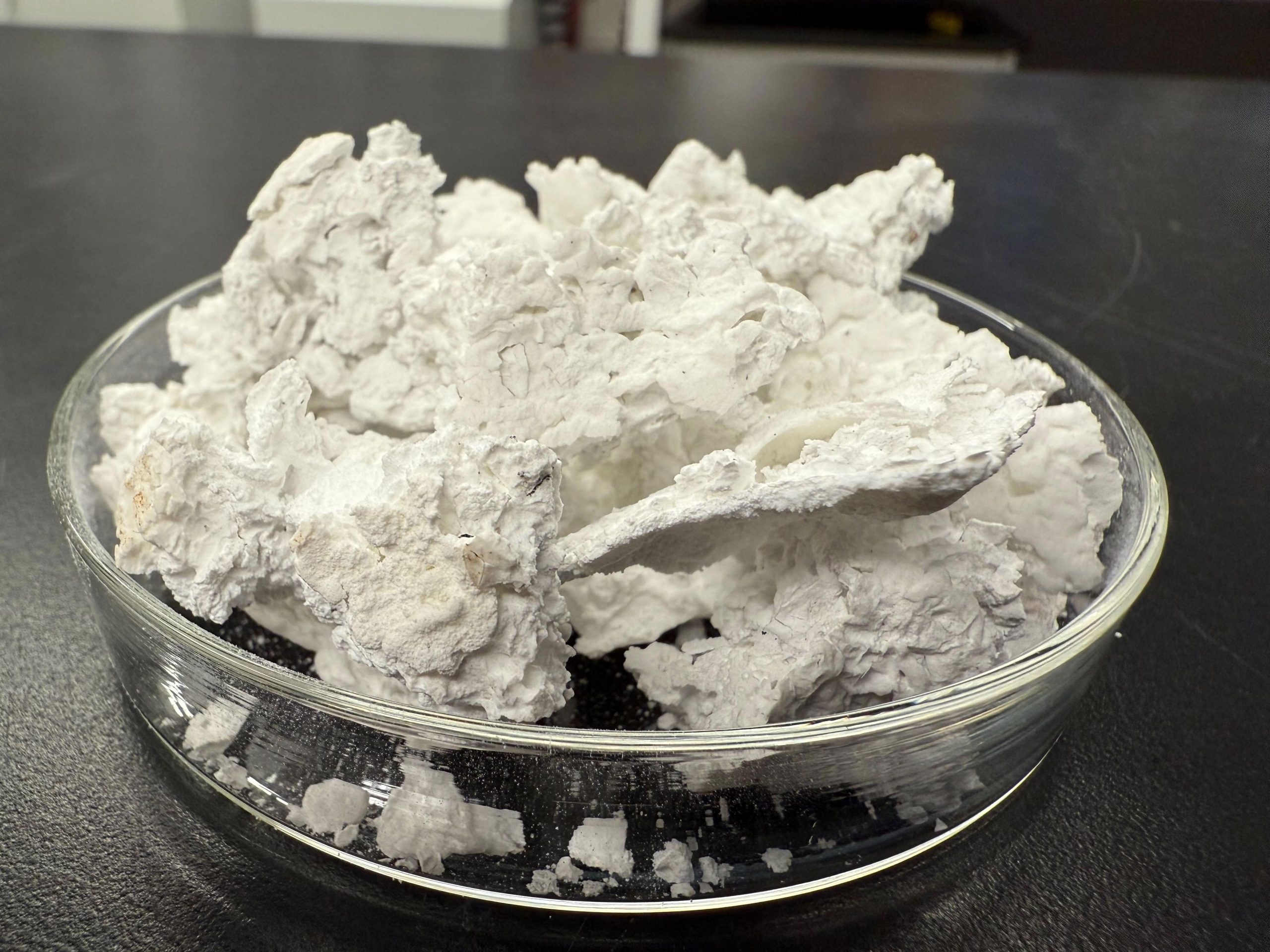 New material turns CO2 into climate-friendly concrete