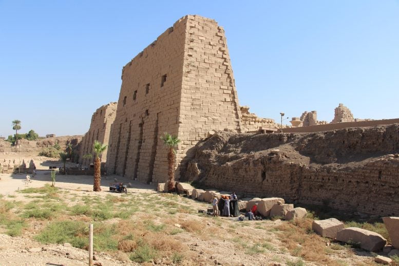 4,000-Year-Old Mystery Solved: New Research Rewrites the Origins of Egypt’s Greatest Temple