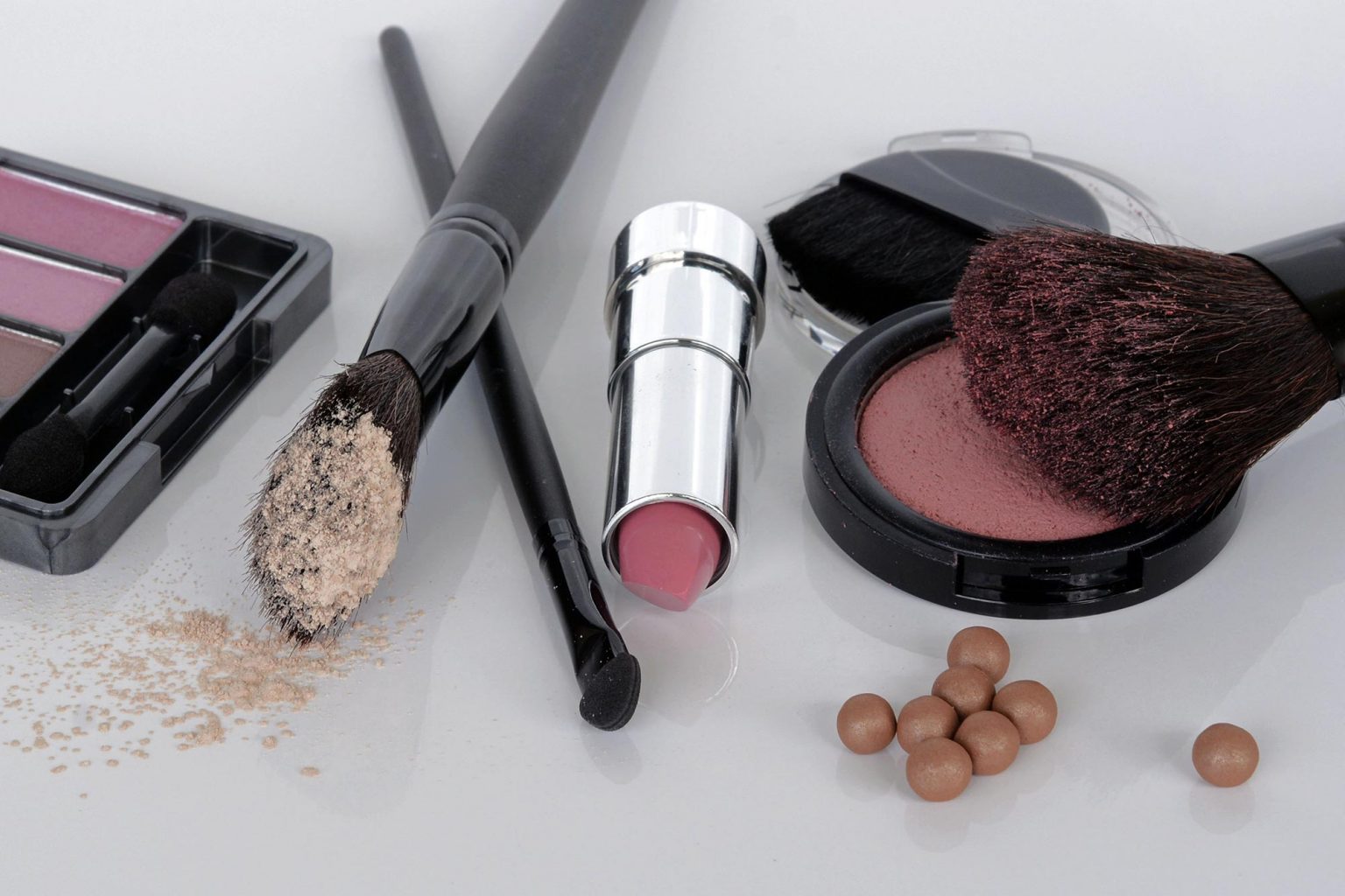 Research Group Warns TalcBased Cosmetics Test Positive for Asbestos