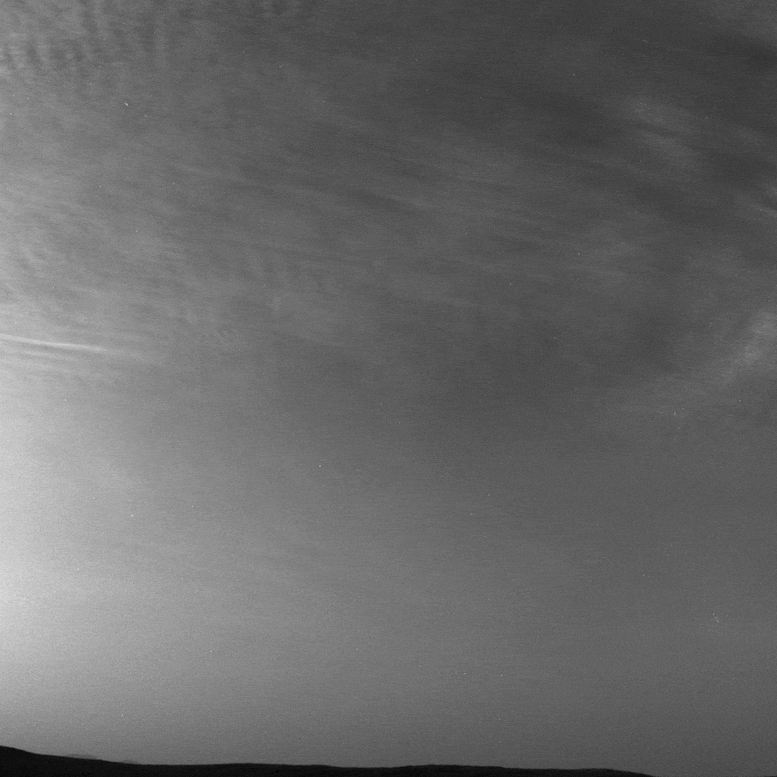 Curiosity Mars rover nubes a la deriva
