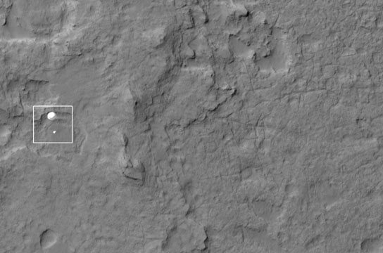 Curiosity rover and its parachute were spotted by Mars Reconnaissance Orbiter