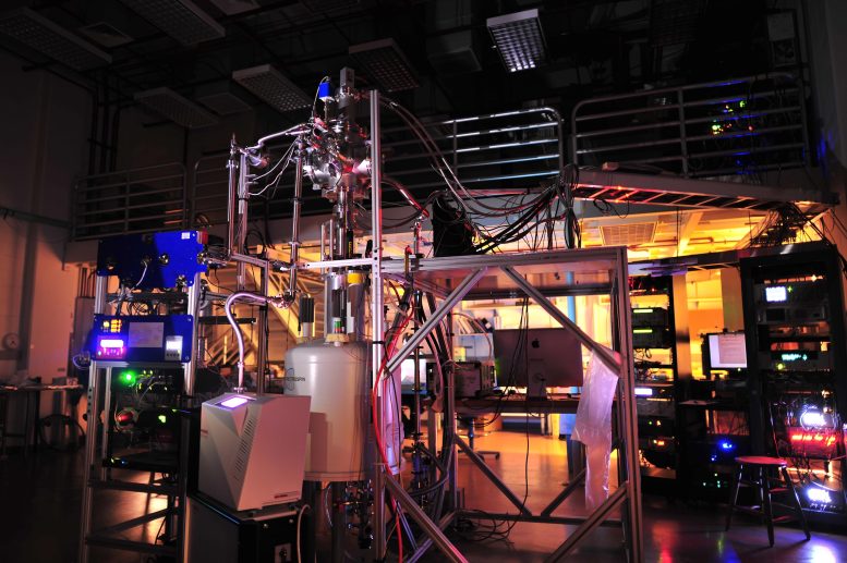 Spectroscopie d'émission de rayonnement cyclotron