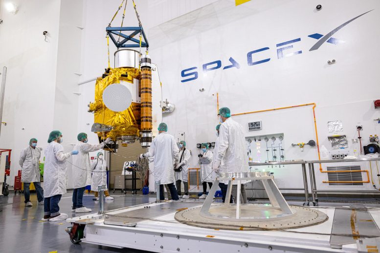 Instalación de procesamiento de carga útil de DART SpaceX