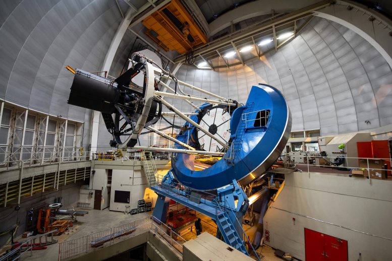 מכשיר ספקטרוסקופי של אנרגיה כהה מותקן על טלסקופ 4 מטר ניקולס יו. מאיאל