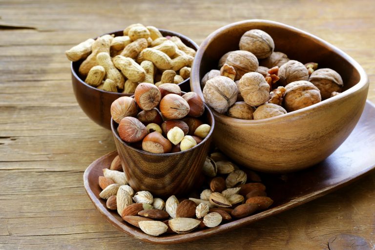 Simply Eating a Handful of Nuts a Day May Help Stave Off Gradual Weight