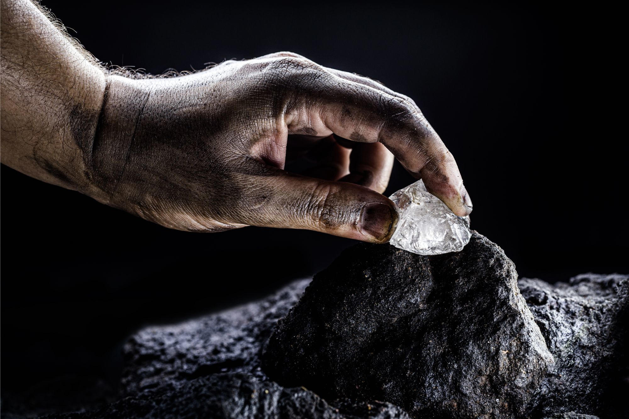 digging-with-dna-soil-s-biological-fingerprints-point-to-hidden-diamonds