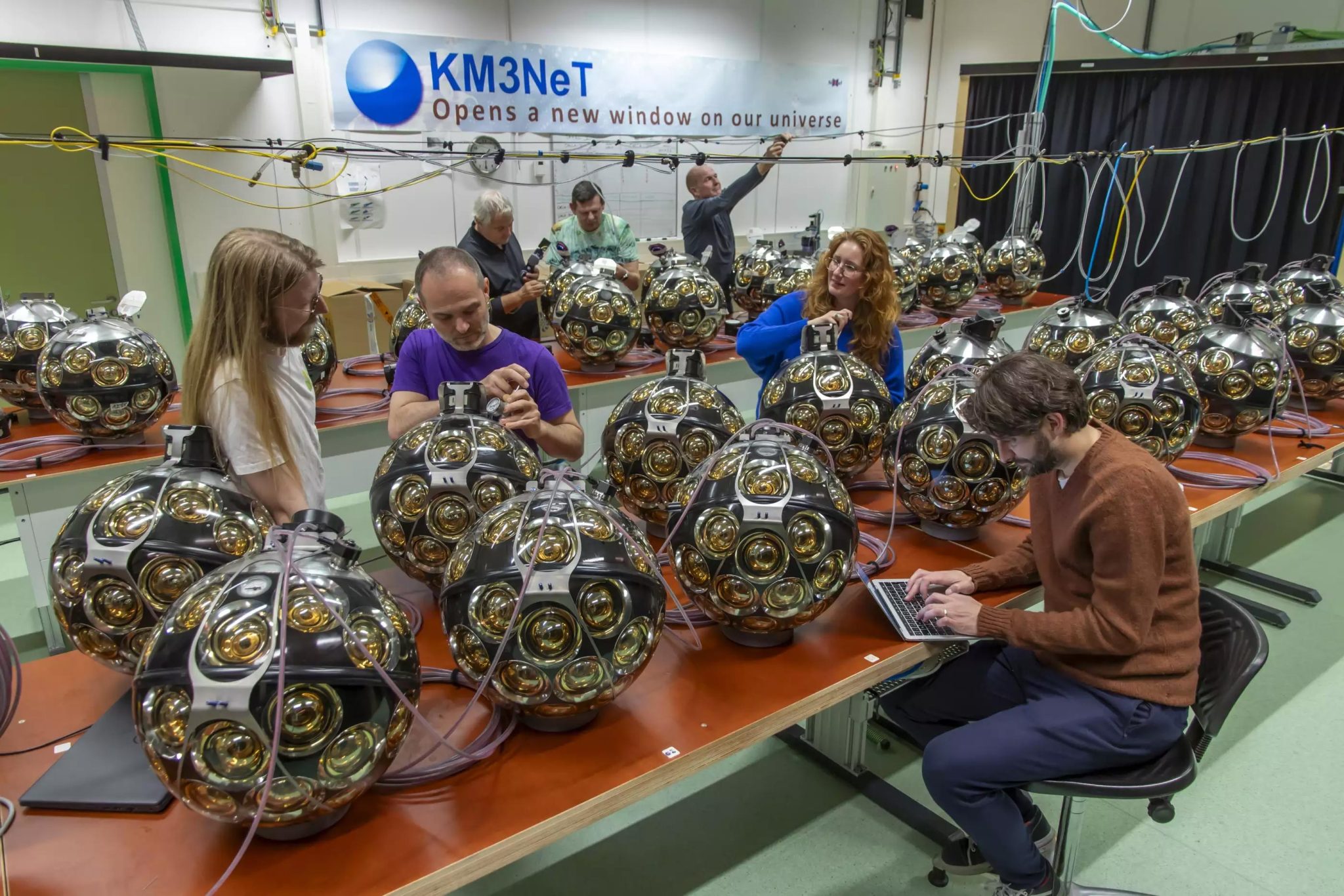 Ghost Particle From Space Shatters Energy Records: 16,000x More ...