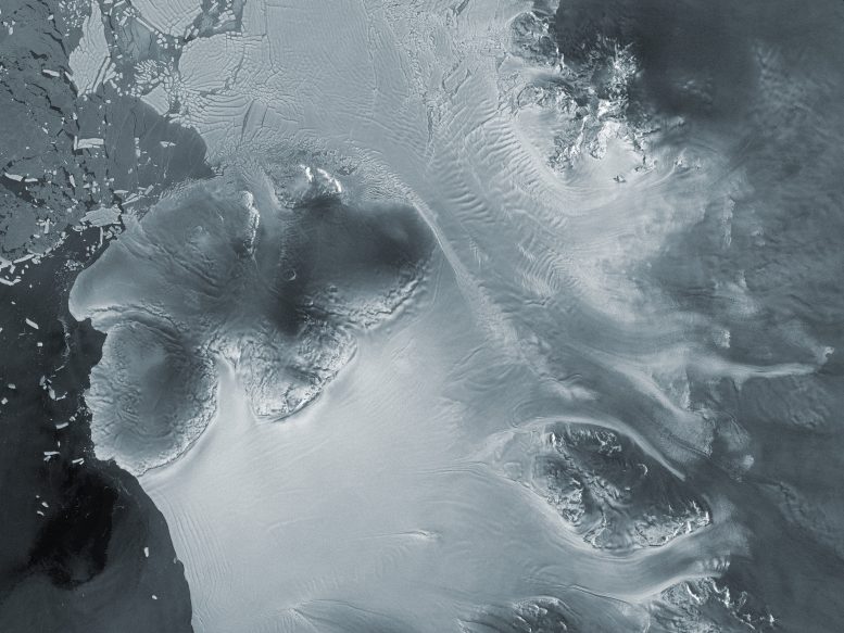 Dotson Ice Shelf Imaged by Sentinel 1