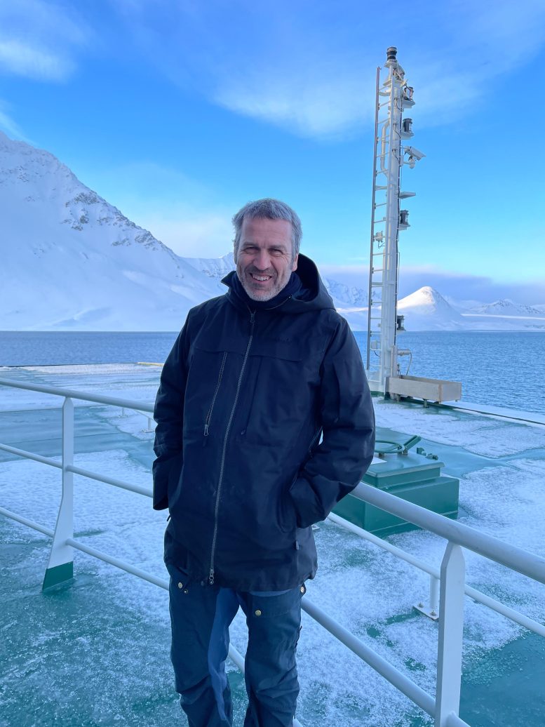 Dr Jochen Knies