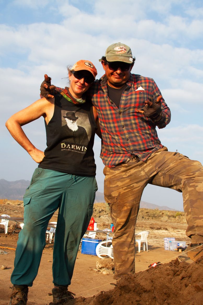 Dr. Alberto Cruz and Dr. Emily Lindsey in the Field