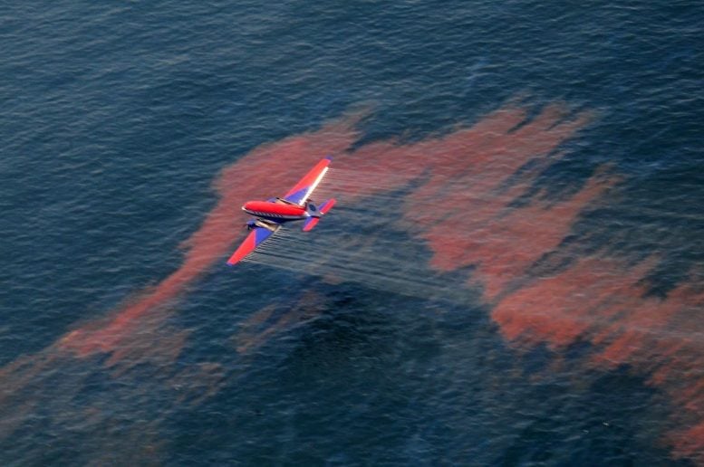 Droping Dispersants on Sunlight-Weathered Oil
