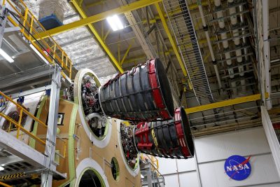 E2047 Rocket Engine Installation for Artemis II at NASA Michoud