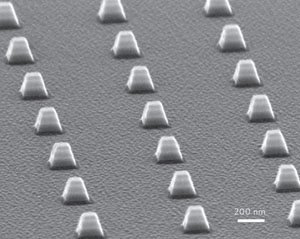 Electron micrograph showing arrays of indefinite optical cavities