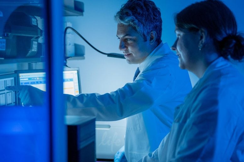 Elias Sayour in laboratorio