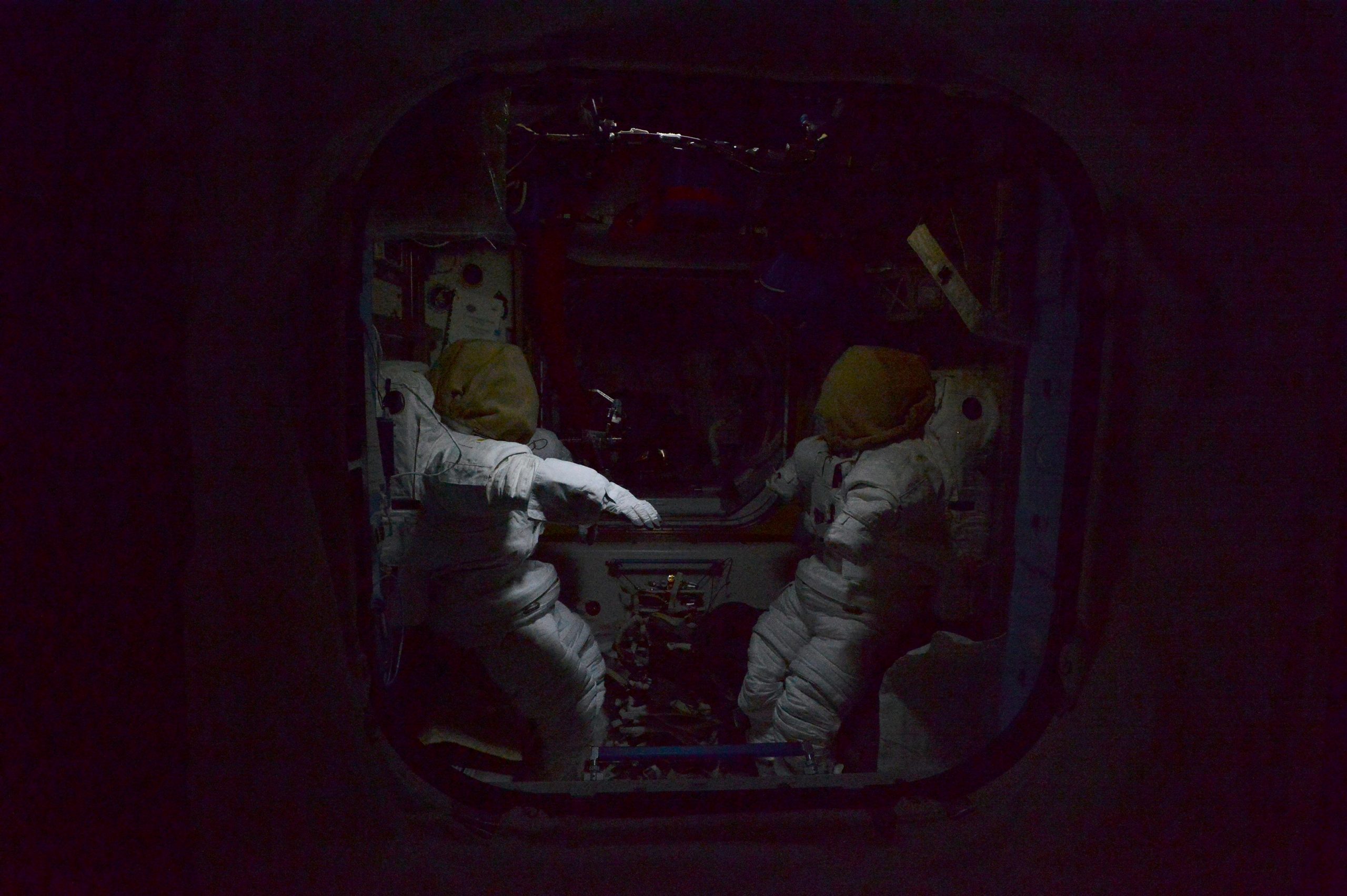 Включи станцию на ночь. Жуткие объекты в космосе. Пугающий космос. Жуткие снимки с космоса.