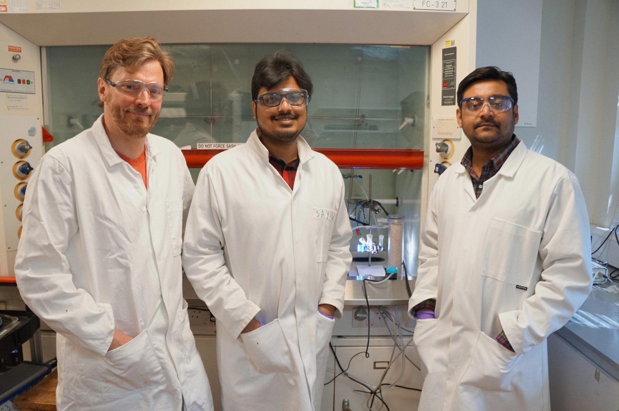 Erwin Reisner Solar-Powered Reactor Converts CO2 and Plastic Waste Into Sustainable Fuels