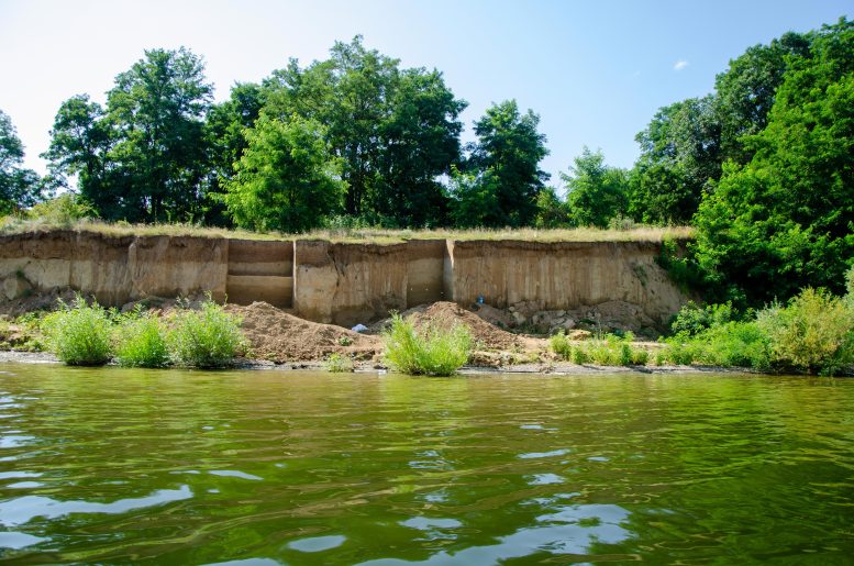 Excavation Site Korman’ 9 Located at the Shore of the Dnister River in Ukraine
