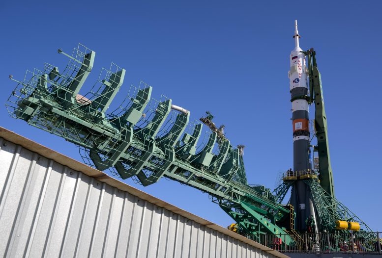 Expedition 68 Soyuz Rollout 12
