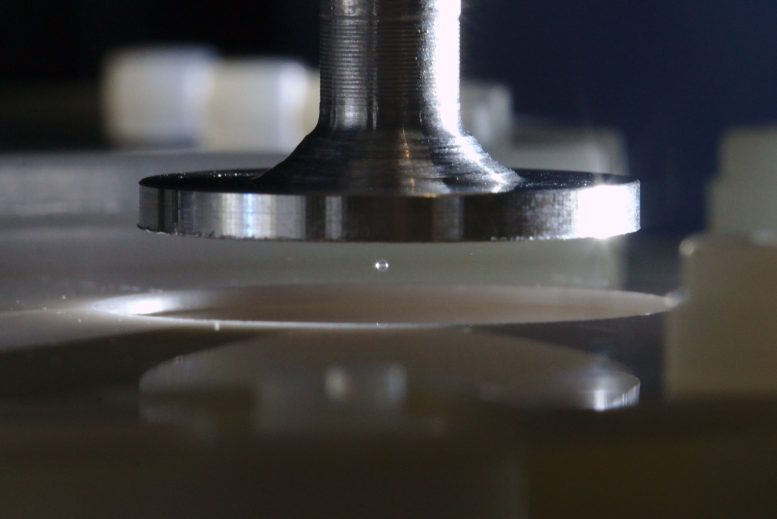 Experimental Setup With an Acoustically Levitated Particle of Silica