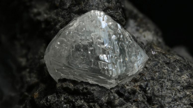 First Direct Evidence of Fluid Water in Earth’s Mantle