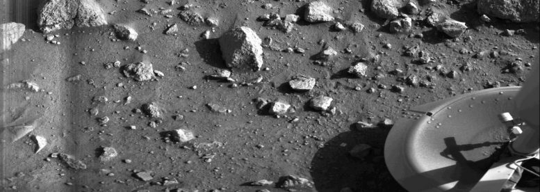 화성 표면에서 첫 번째 사진을 찍었습니다.