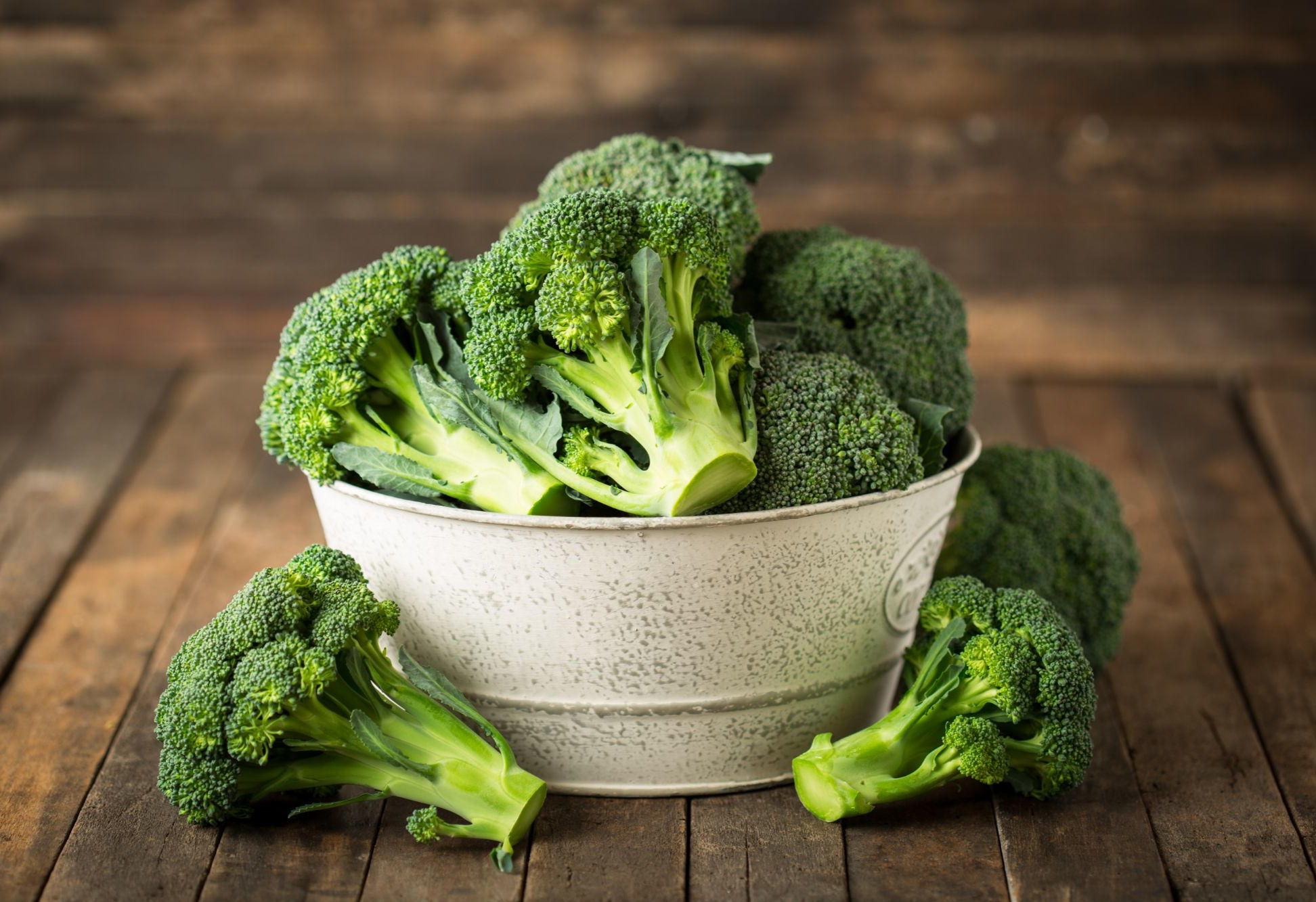 “Makanan super” yang nyata – sebuah penelitian baru menunjukkan bahwa makan brokoli melindungi lapisan usus, mengurangi penyakit