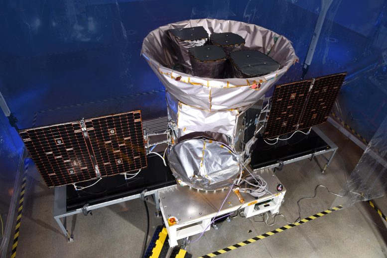 Satelit integrat pentru supravegherea exoplanetelor în tranzit