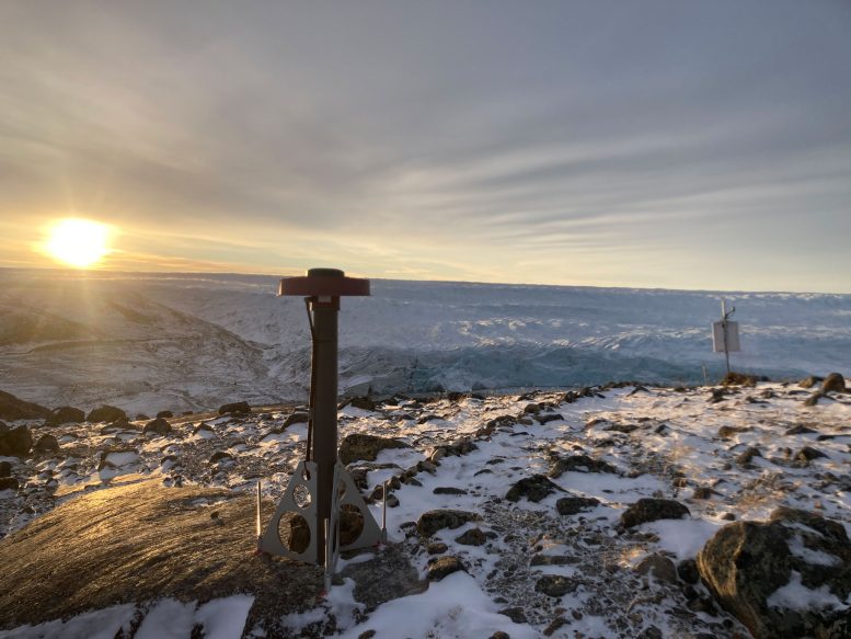 GPS Antenna Monitoring Bedrock Motion in SW Greenland