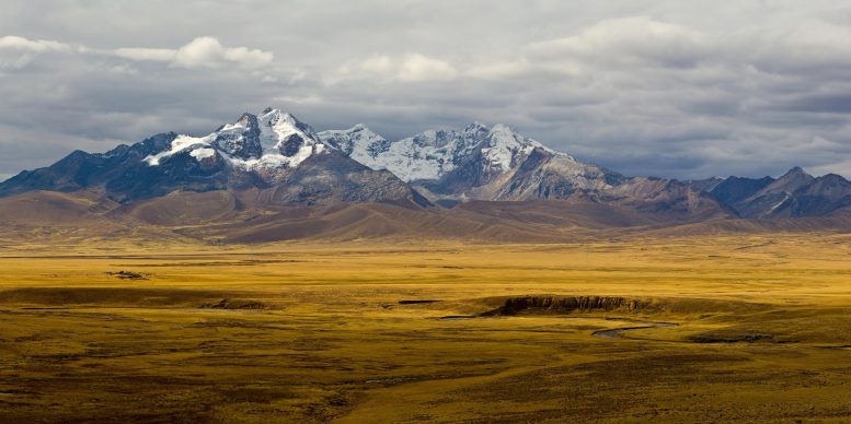 Glacier at Caullaraju in Peru