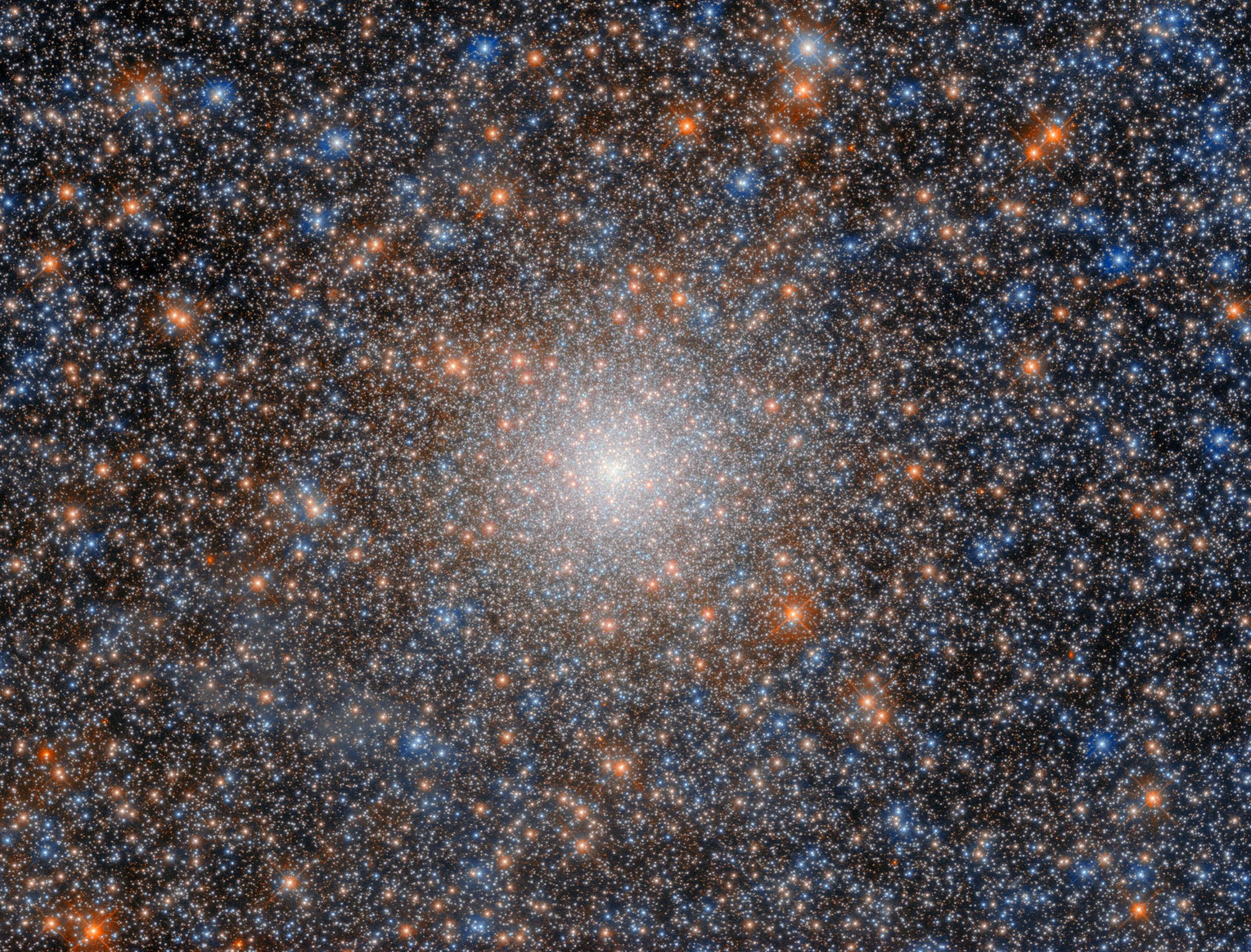 Hubble rivela un antico testimone della fusione delle galassie