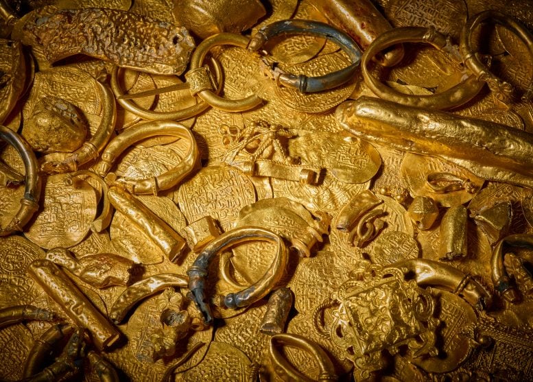 Gold Coins and Jewelry Recovered From the Dom Van Keulen