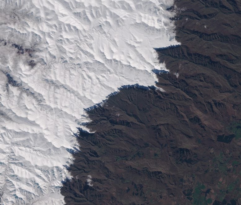 Sneeuwbedekking op de grote helling