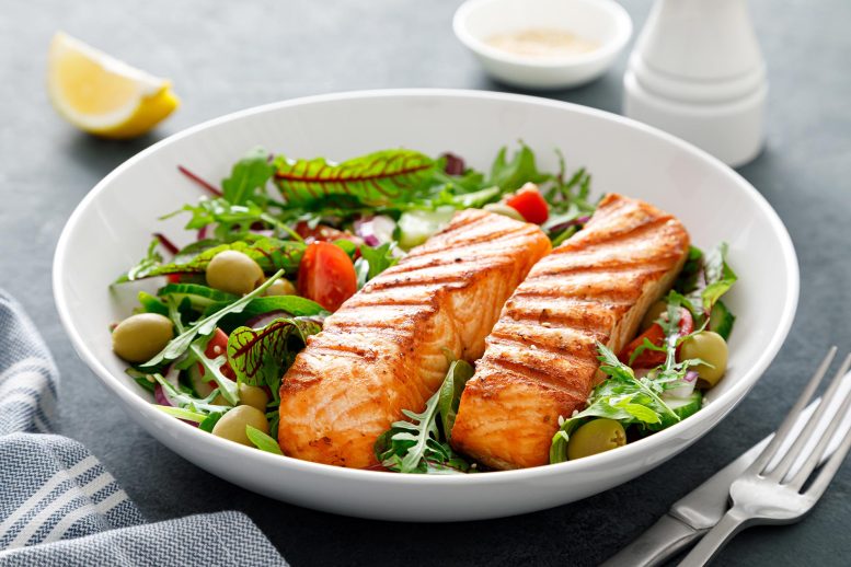 Grilled Salmon Salad Mediterranean Diet