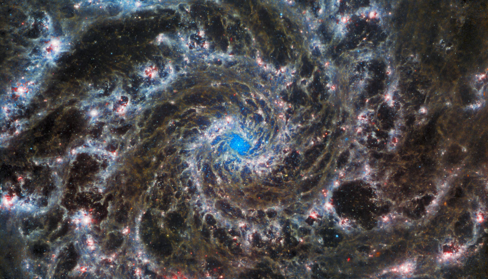 Ohromující obrázek srdce fantomové galaxie zobrazující sílu Webba