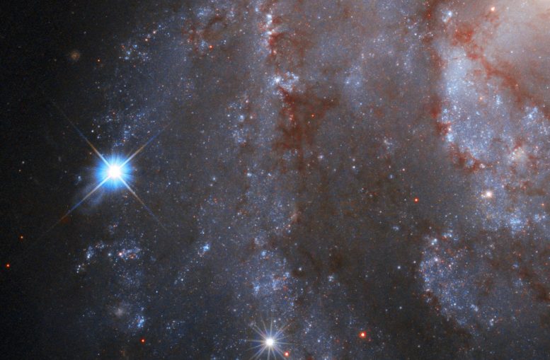 Hubble Captures Supernova in NGC 2525