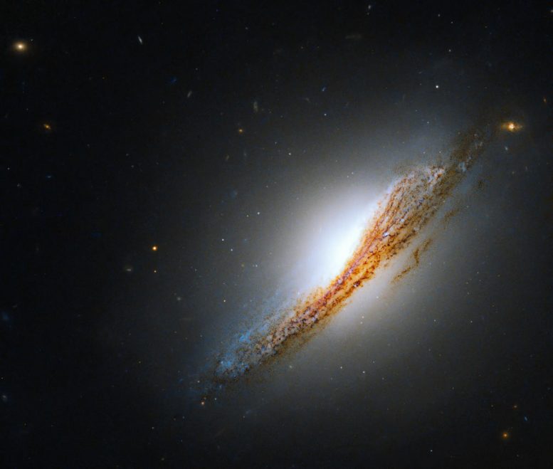 El Telescopio Espacial Hubble registra una rara radiogalaxia