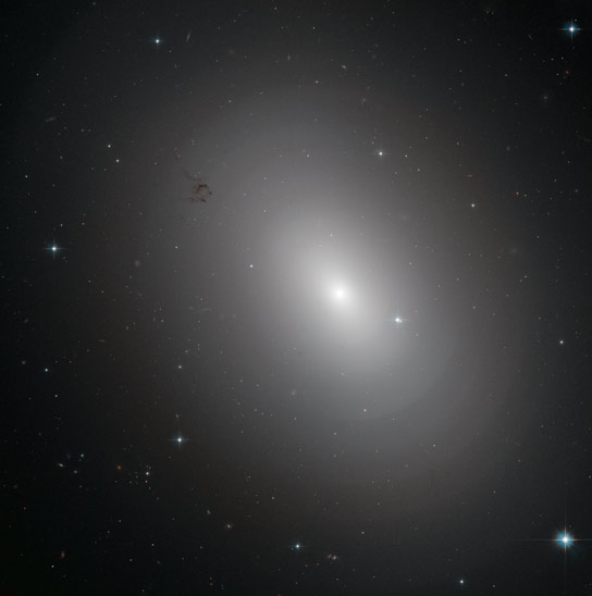 Hubble Image of Elliptical Galaxy NGC 3923