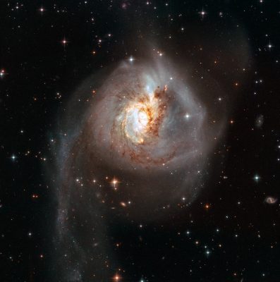 Hubble NGC 3256